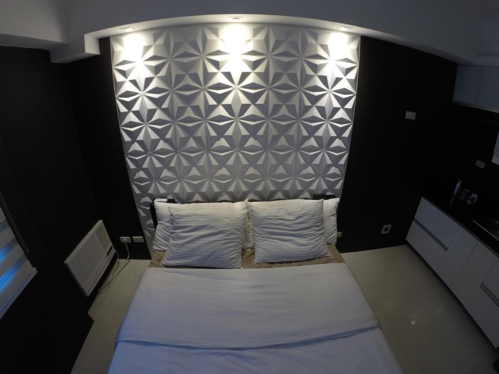 Burgundy Mckinley Place Service Apartment Manila Dış mekan fotoğraf