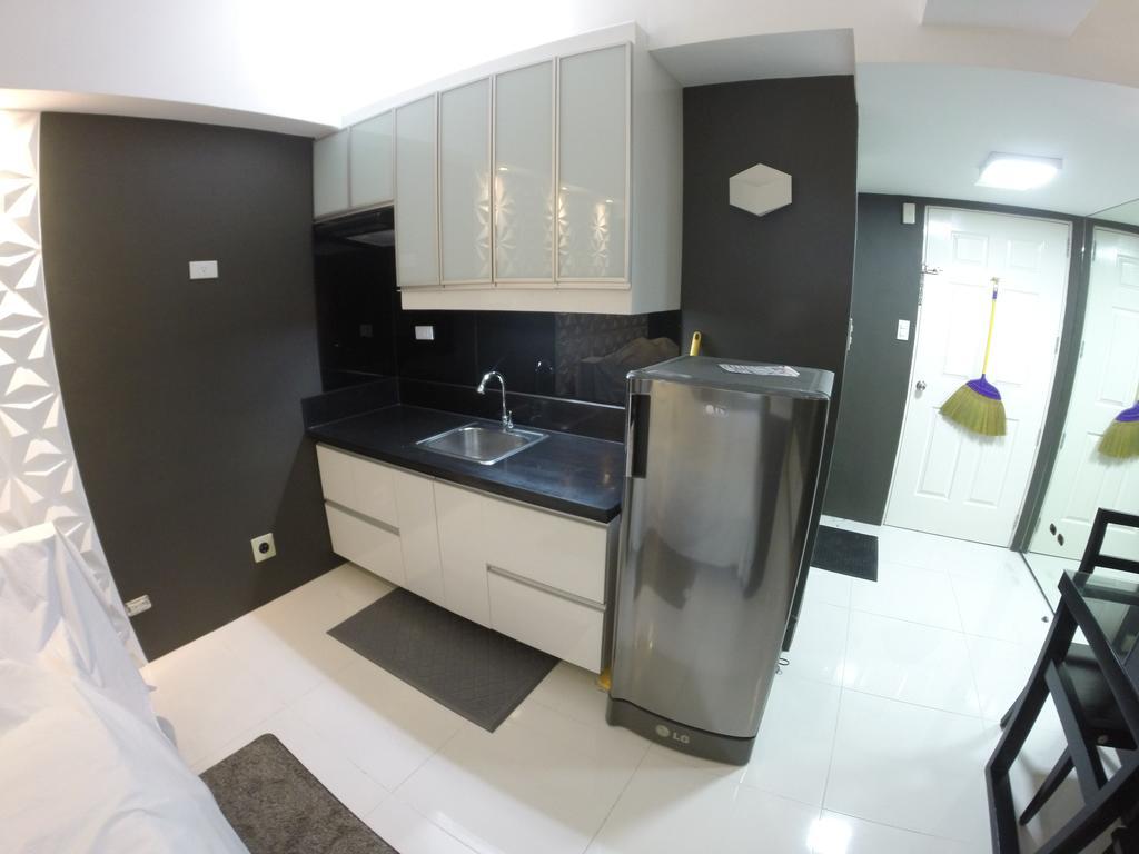 Burgundy Mckinley Place Service Apartment Manila Dış mekan fotoğraf