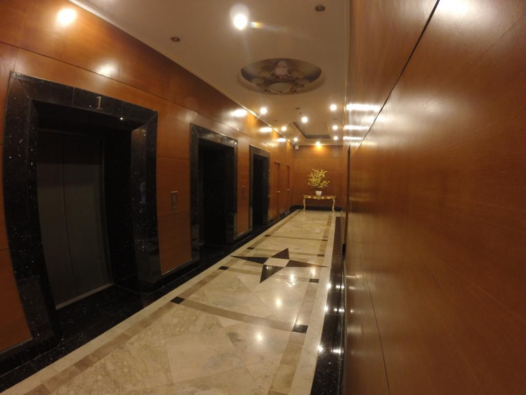 Burgundy Mckinley Place Service Apartment Manila Dış mekan fotoğraf